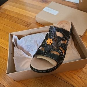 Clarks® Lexi Myrtle Women's Leather Sandals